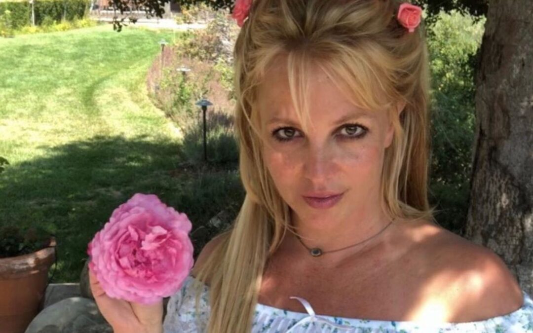 Britney Spears menciona a su mamá en Instagram: ‘Tomemos un café y hablemos’