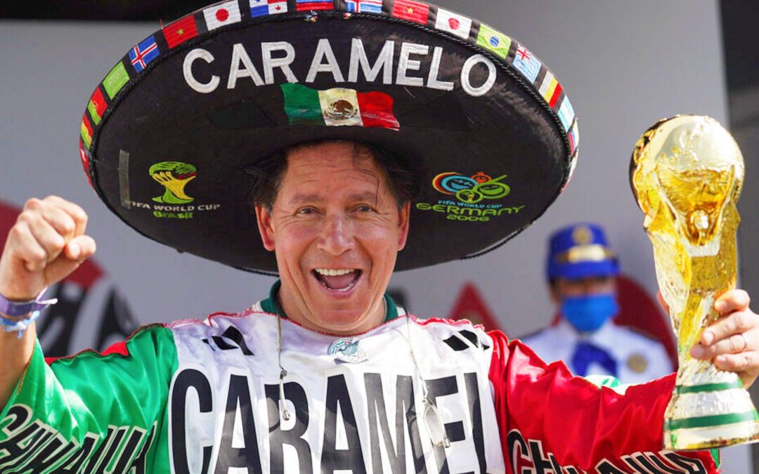 ‘Caramelo’, el fan #1 de México; ¿Cómo le hace para asistir a todos los Mundiales y partidos?