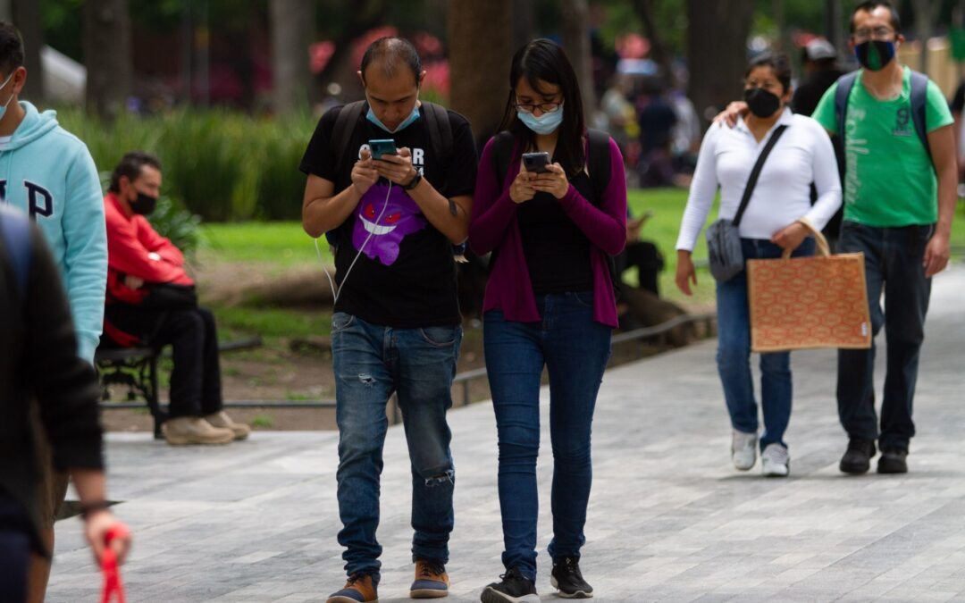 Inflación ‘desenchufa’ a telefonía móvil y 5G: Analistas prevén aumento de precios en 2023