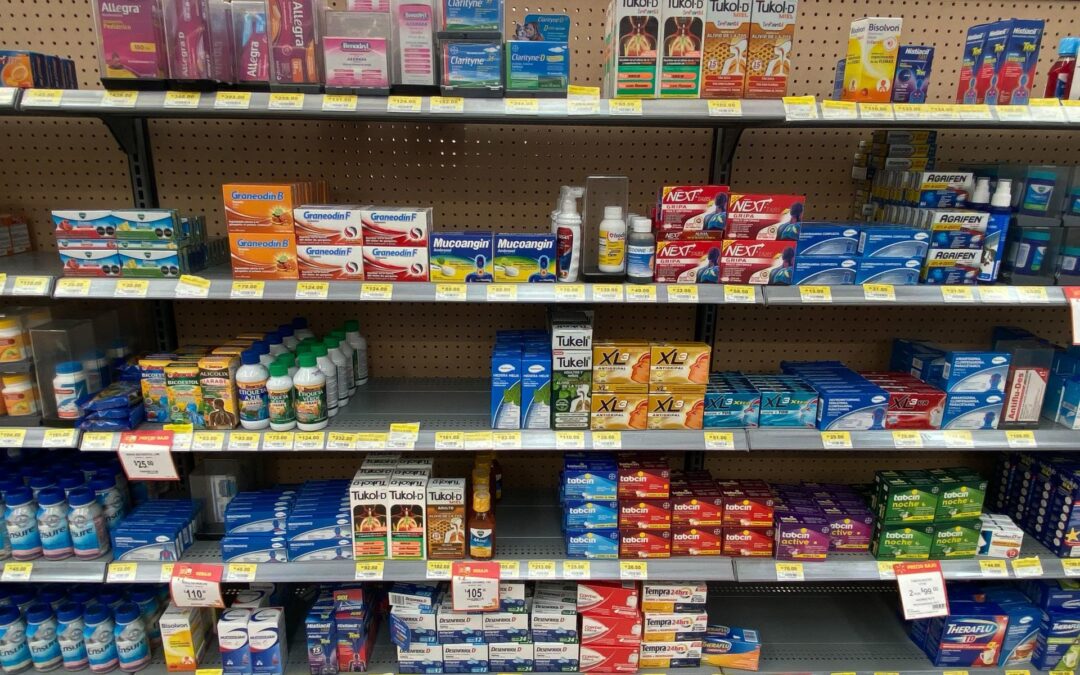 Farmacias privadas ‘padecen’ desabasto de medicamentos