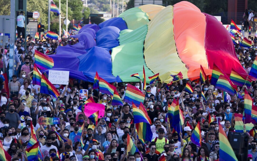 Pensión por viudez: Senado aprueba beneficio a matrimonios igualitarios