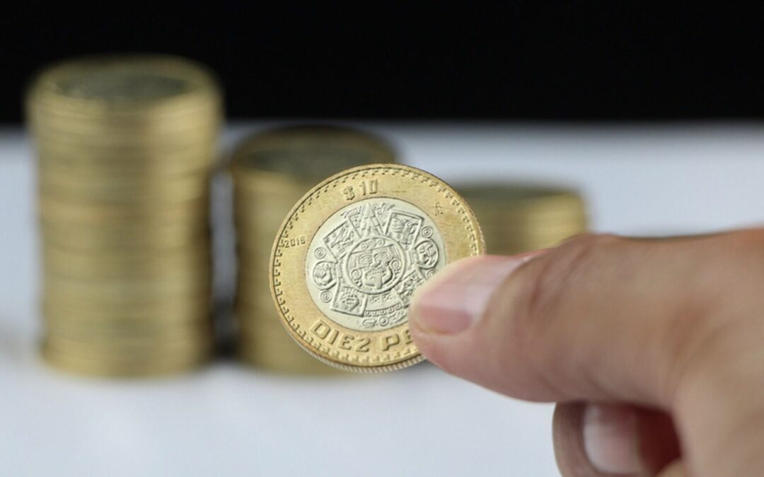 Peso abre ‘asustado’ pese a datos de inflación en México; continúa en 18 unidades