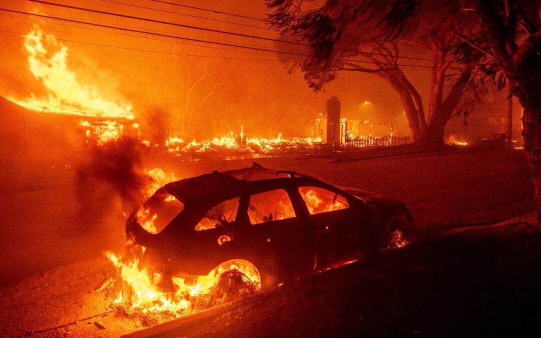 ¿Quién provocó los incendios de Los Ángeles? Autoridades se culpan mutuamente en medio de la tragedia