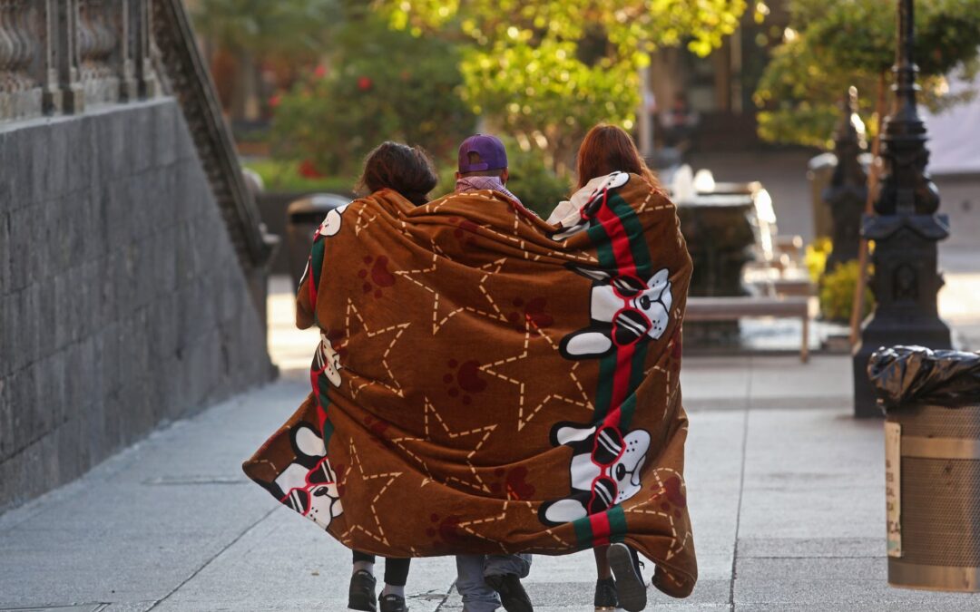 ‘¡Bienvenidos al Himalaya!’: Activan alerta amarilla por bajas temperaturas en la CDMX