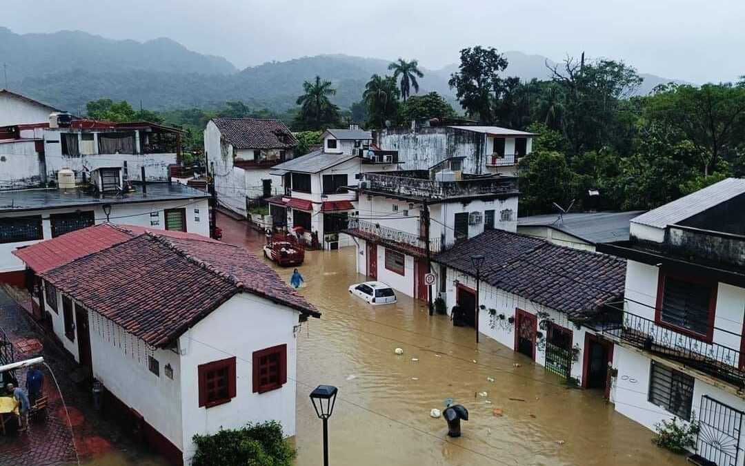 ‘Nadine’ deja inundaciones al sureste de México y fuertes lluvias para este domingo (FOTOS)