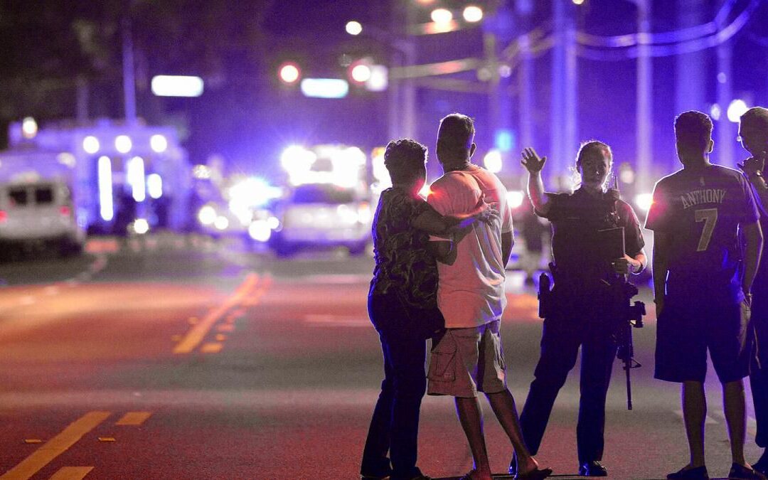 Tiroteo en bar LGBTQ en Colorado: Sospechoso es acusado de 305 cargos y podría enfrentar cadena perpetua