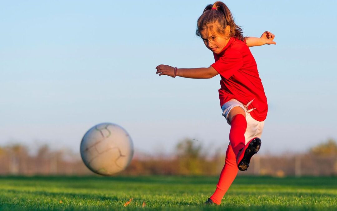Hablando del Mundial: ¿Por qué mujeres y hombres no pueden jugar futbol juntos? UNAM lo explica