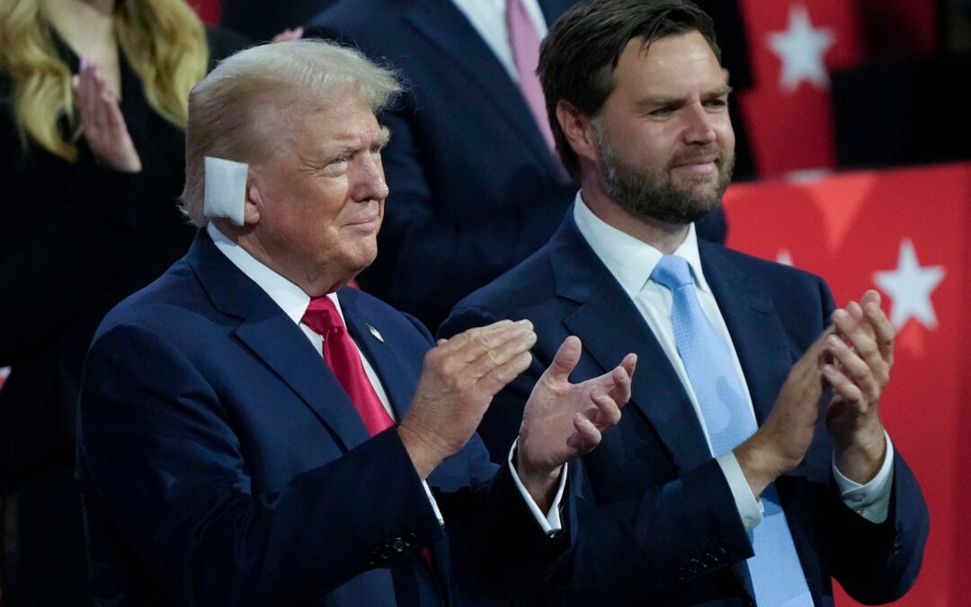 Donald Trump reaparece con la oreja vendada tras ataque