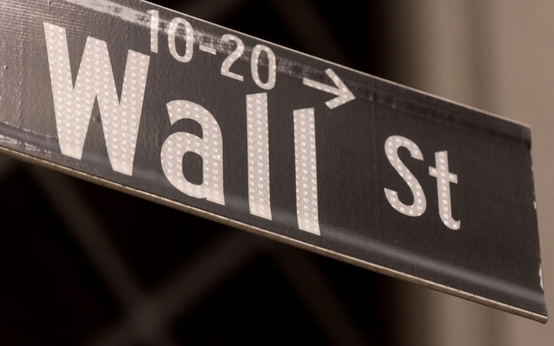 Wall Street baja por la larga tensión en Medio Oriente: Nasdaq pierde 0.38%