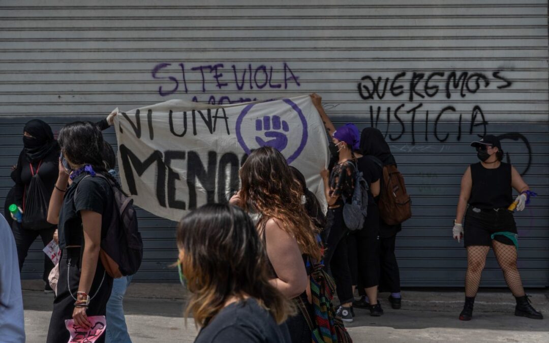 Marchas del 8M: ¿Qué es la iconoclasia y cuál es su relación con las manifestantes?