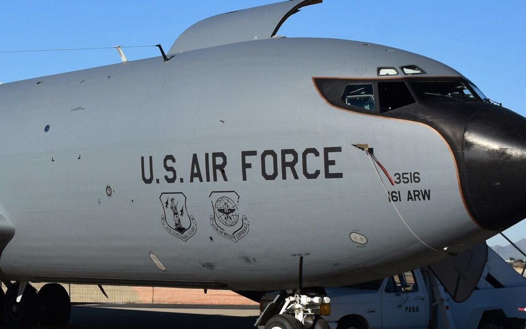 ¿Sheinbaum acordó con Trump vuelo de avión de la Fuerza Aérea de EU cerca de BC? Esto aclara