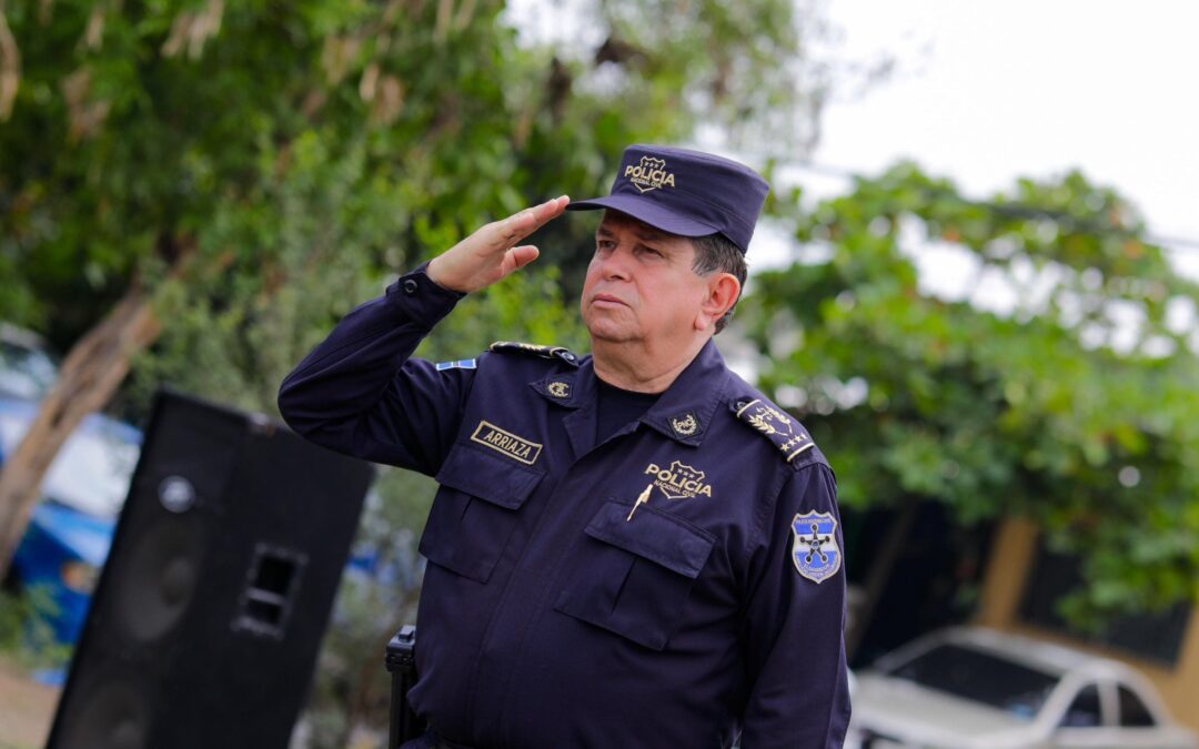 Director de policía de El Salvador muere tras la caída del helicóptero en el que viajaba