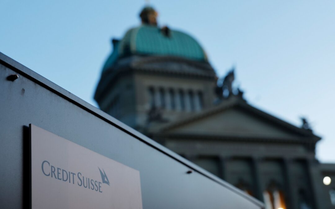 Crisis de Credit Suisse terminará en venta del banco, pronostica JPMorgan