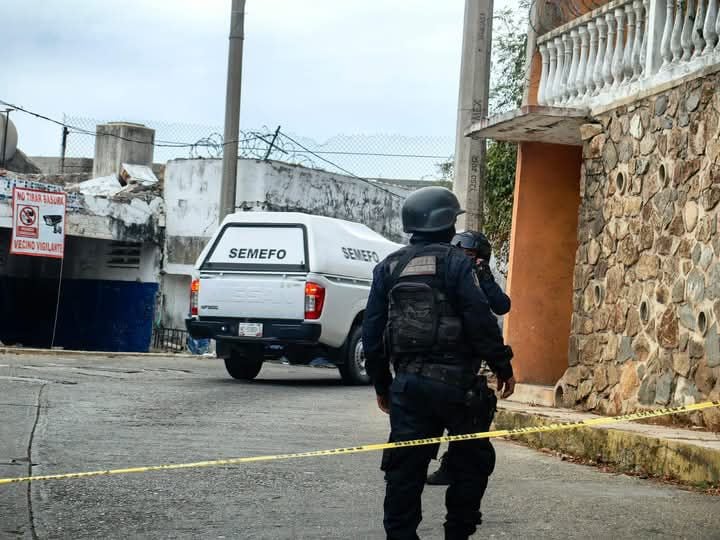 Mueren dos sujetos tras persecución y balacera con policías estatales en Acapulco