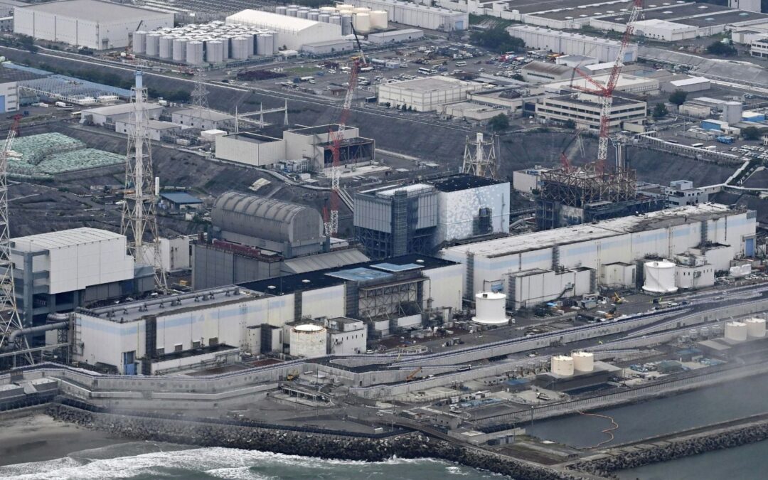 Expertos de la OIEA analizan calidad de aguas residuales en planta nuclear de Fukushima