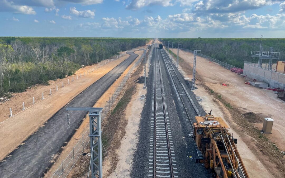 Transportistas bloquearán carreteras por adeudos del Tren Maya: ¿Cuándo y dónde?