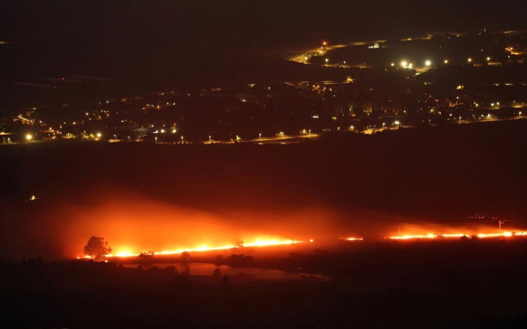 Israel reporta que Hezbolá lanzó 130 misiles a su territorio desde Líbano