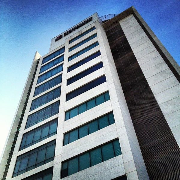 Ingresan al mercado agrícola con distribución de tractores