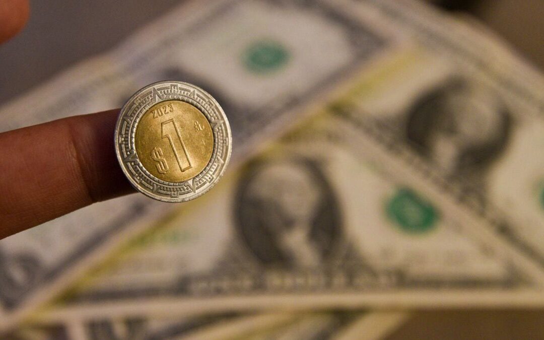 Peso entra en ‘pánico’ mientras espera las minutas de la Fed: ¿Cuánto se deprecia HOY 19 de febrero?
