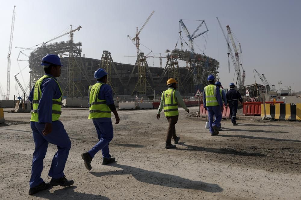¿Cuántos migrantes murieron trabajando en los preparativos para Qatar 2022?