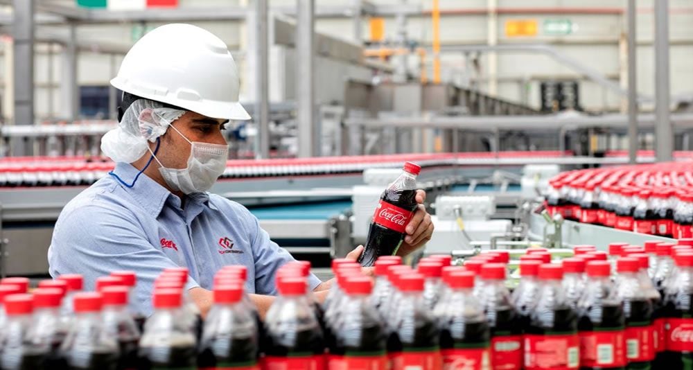 Falta de gas carbónico ‘deja con sed’ a mexicanos: Hay riesgos en producción de ‘chela’ y refrescos