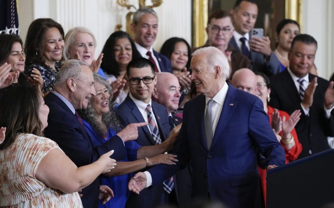 Las nuevas medidas migratorias de Biden: Entre la esperanza y la controversia