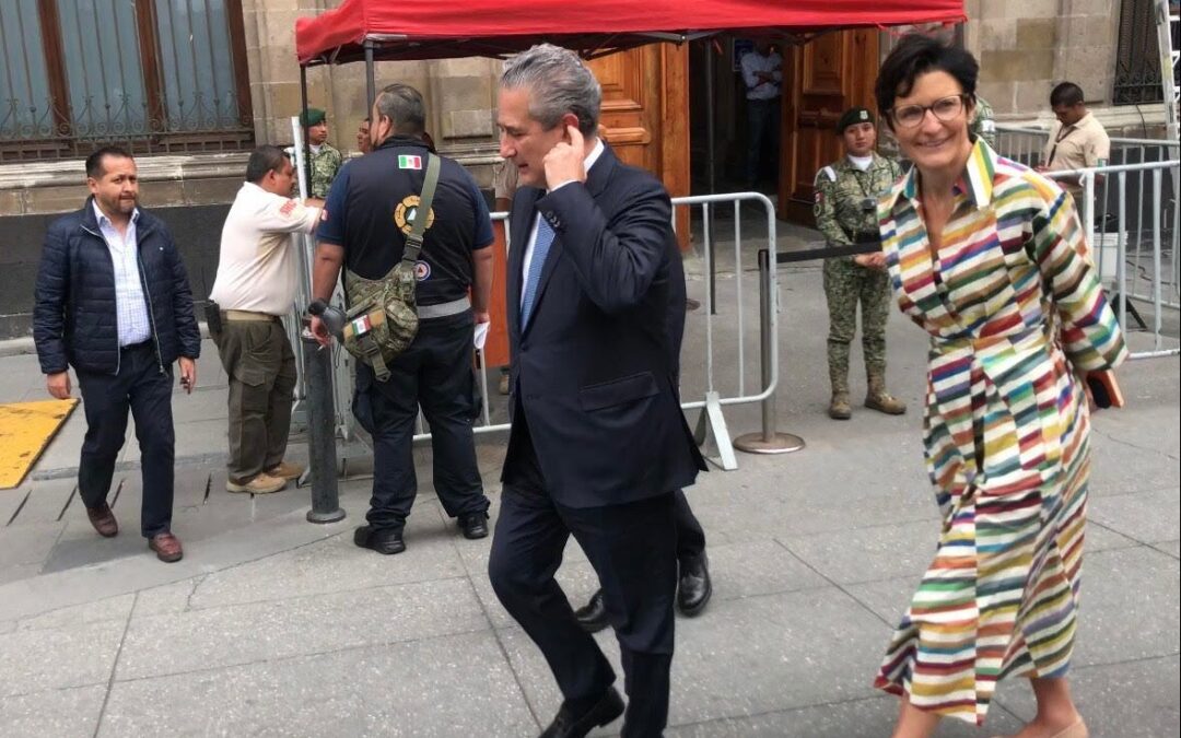 Jane Fraser, directora de Citigroup, se reúne con el secretario de Hacienda