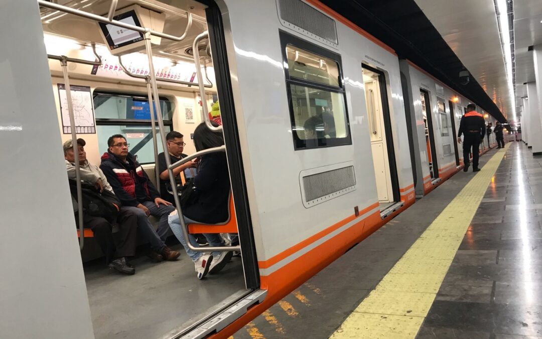 Metro Pantitlán cerrado en plena ‘hora pico’: Línea 1 opera de Balderas a Zaragoza esta tarde