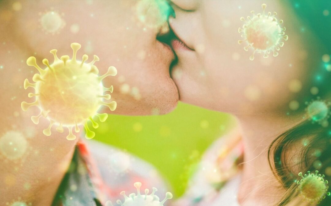 ‘…Y todo por un beso’: ¿Qué es la Mononucleosis infecciosa que se transmite a través de la saliva?