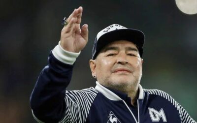 Hackean cuenta de Diego Maradona en Facebook con mensajes sobre AMLO y Cristiano Ronaldo