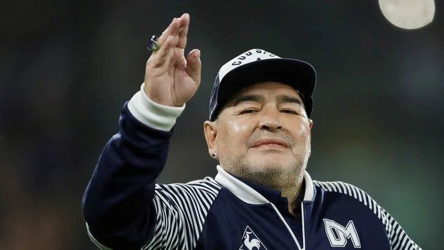 Hackean cuenta de Diego Maradona en Facebook con mensajes sobre AMLO y Cristiano Ronaldo
