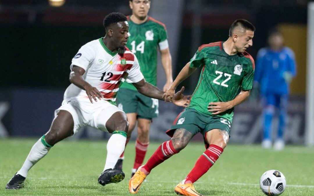 México vence a Surinam con autogol y penal fallado por Giménez en debut de Diego Cocca