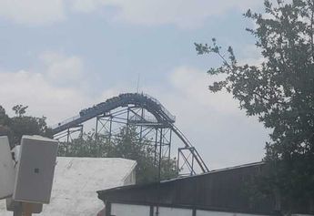 Pánico en las alturas: Personas quedan ‘colgadas’ del Superman en Six Flags