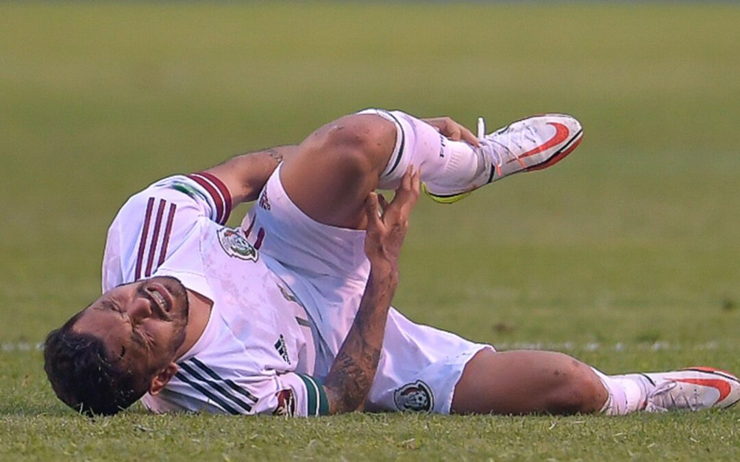 ‘Tecatito’ Corona regresa al quirófano por lesión; ¿Cuándo volverá a jugar con el Sevilla?
