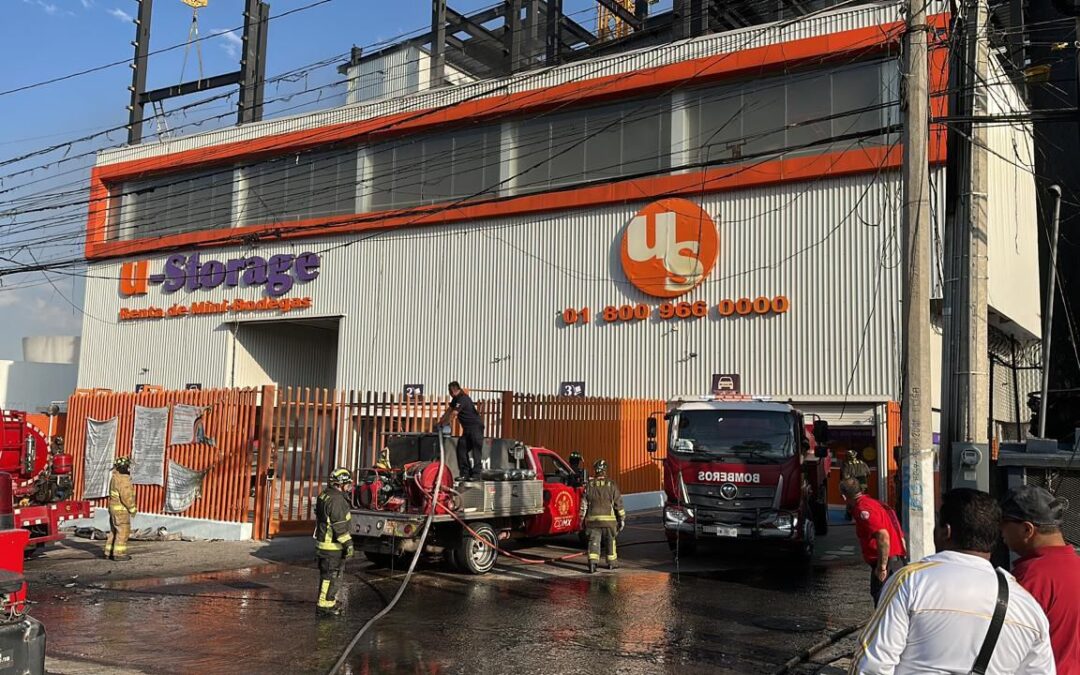 Reportan fuerte incendio en subestación eléctrica de Cuajimalpa