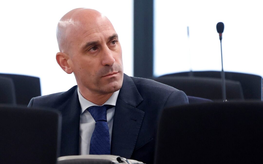 Luis Rubiales recibe sentencia por beso a Jenni Hermoso: ¿De cuánto será su multa?