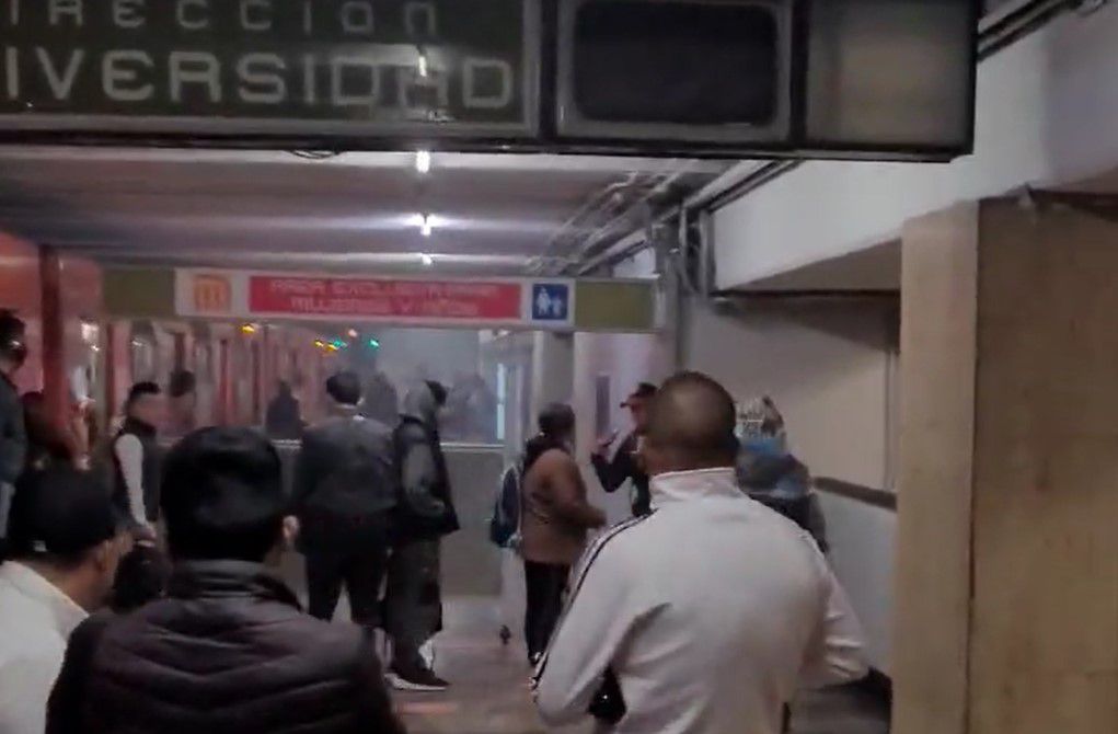Metro de CDMX: Caos, saturación y humo… colapsa previo a concierto de Rosalía