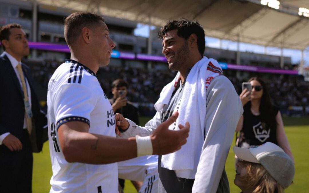 Carlos Vela marca doblete histórico en ‘Clásico del Tráfico’ ante Galaxy de ‘Chicharito’