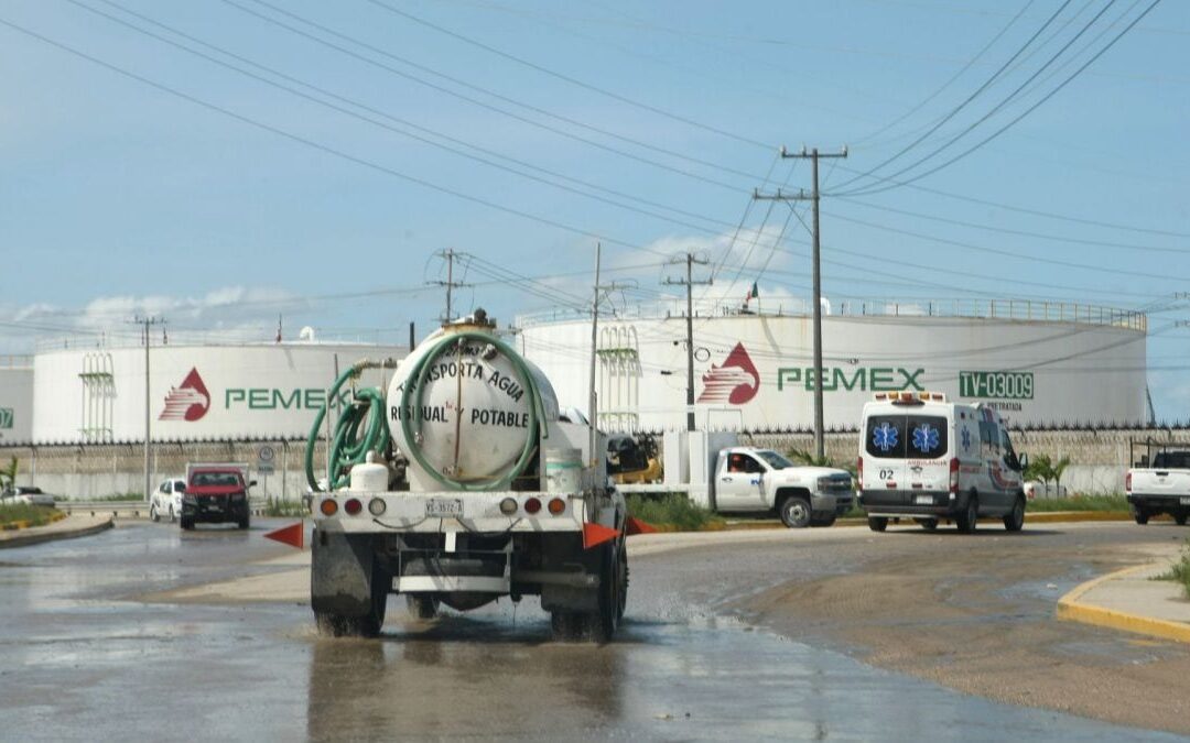 Refinería de Dos Bocas se estrena: Produce primeros mil barriles diarios de gasolina en agosto