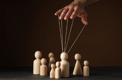 Siguen, control de elecciones y de los medios