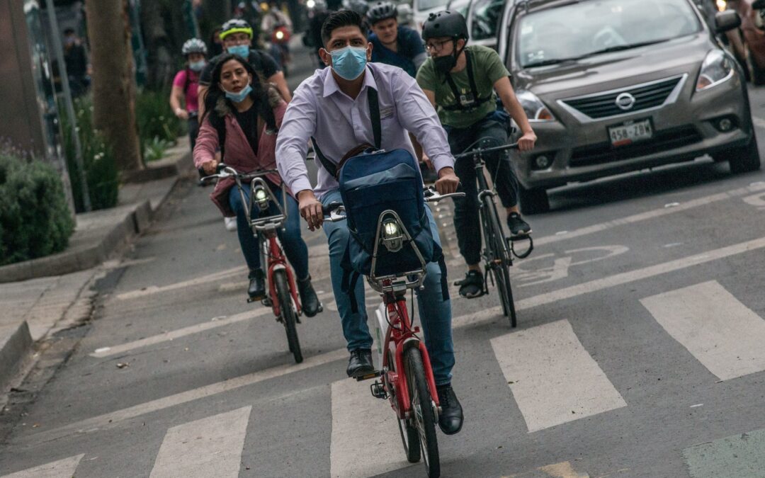 ¿50 minutos de Pantitlán a Insurgentes? Caravana invita a ‘godínez’ a llegar al trabajo en bici