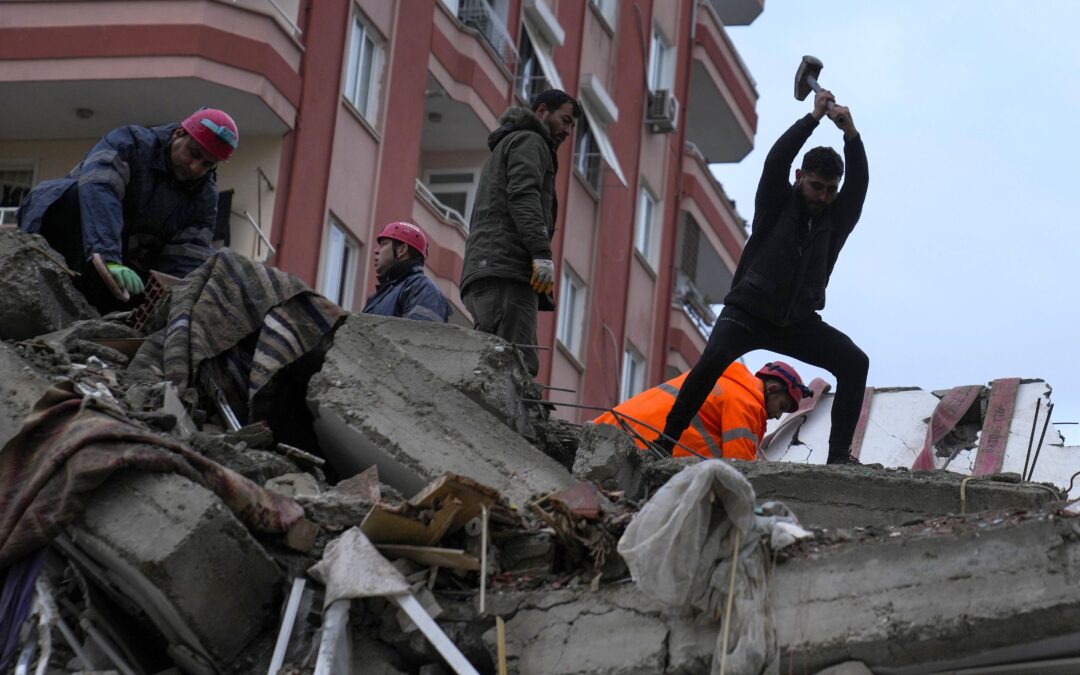 Terremoto en Turquía y Siria: Se cuentan 20,700 muertos; se abandonan labores de rescate