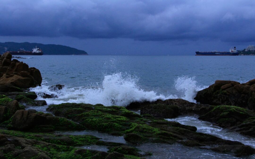 ‘Lester’ toca tierra en Guerrero como depresión tropical; ocasionará lluvias fuertes en 7 estados