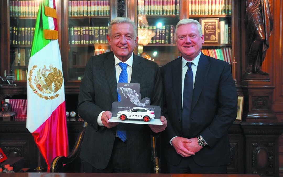 Monreal ‘debe seguir al frente’ de Morena en Senado, considera AMLO