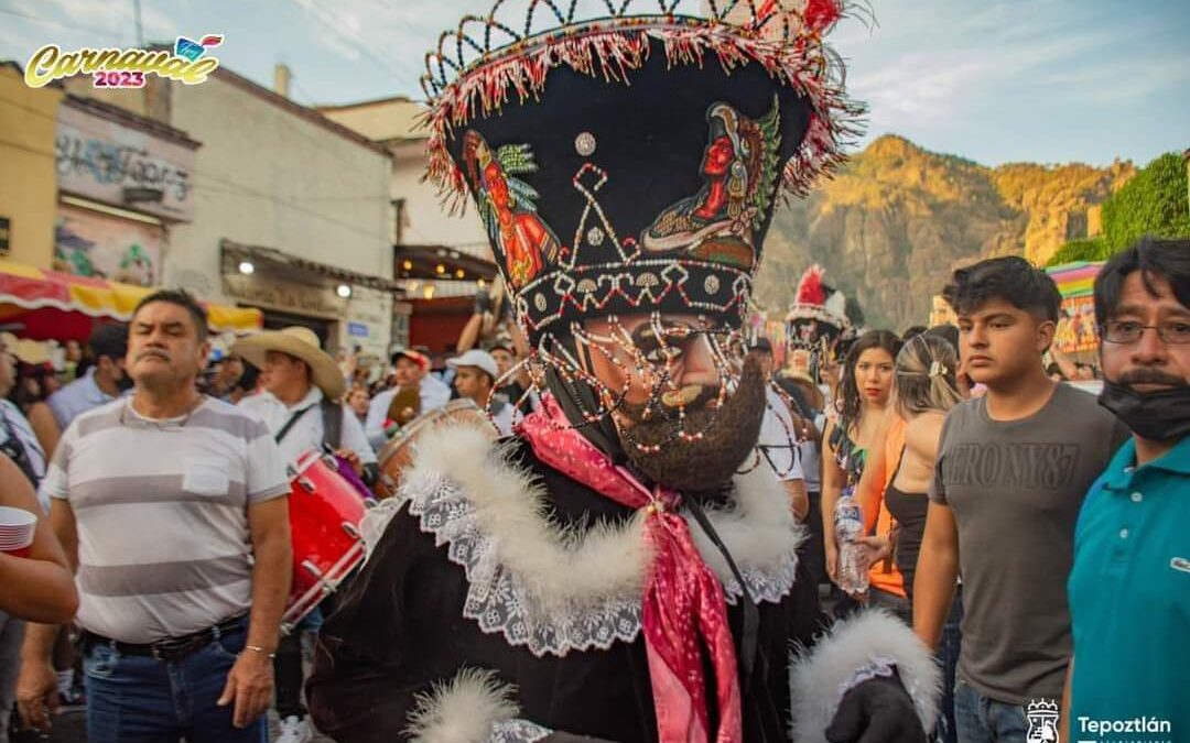 Carnaval de Tepoztlán, en Morelos, se sale de control; una persona resulta herida