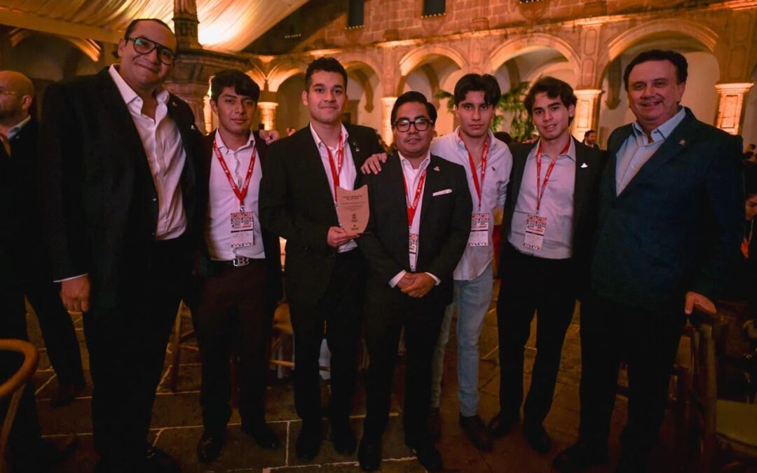 Reconocen a Coparmex-UIC como el mejor capítulo universitario del país
