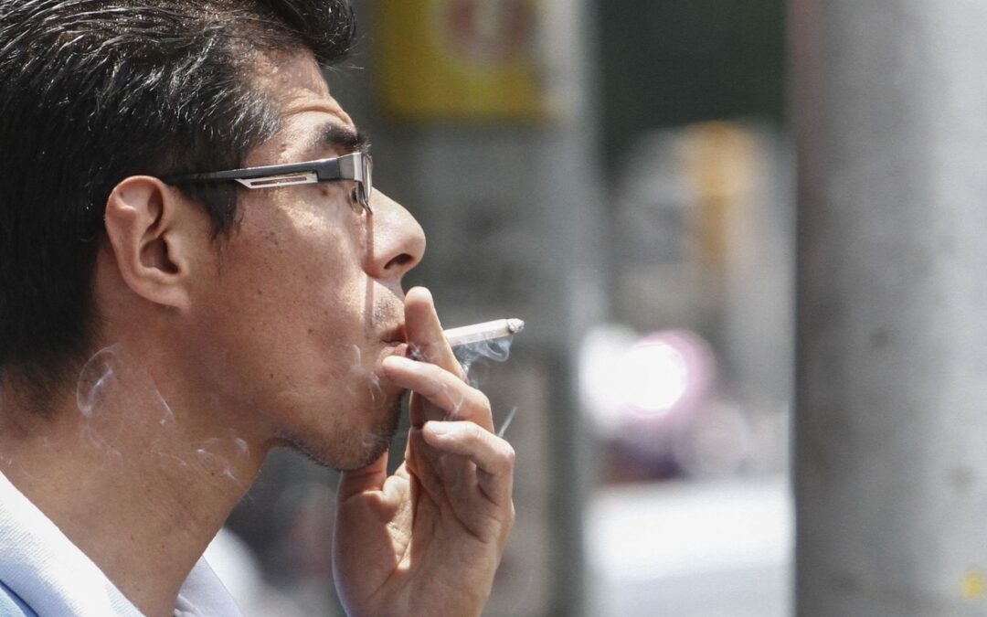 Gana narco terreno en cigarros ilegales