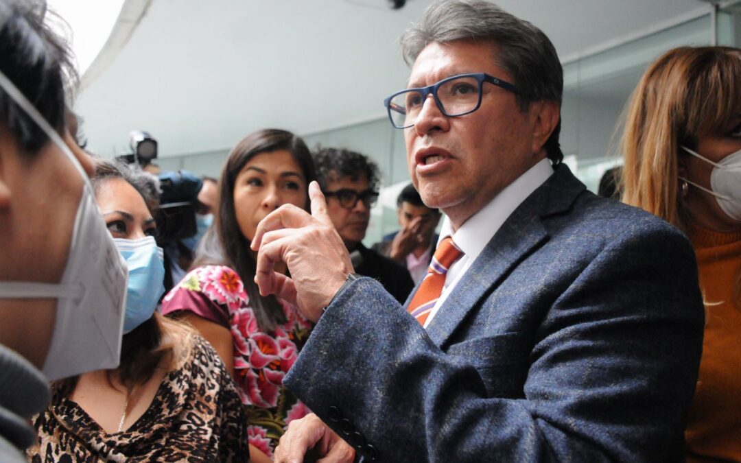 Ricardo Monreal ‘se la cumple’ a Layda Sansores: acude a Fiscalía a presentar demanda