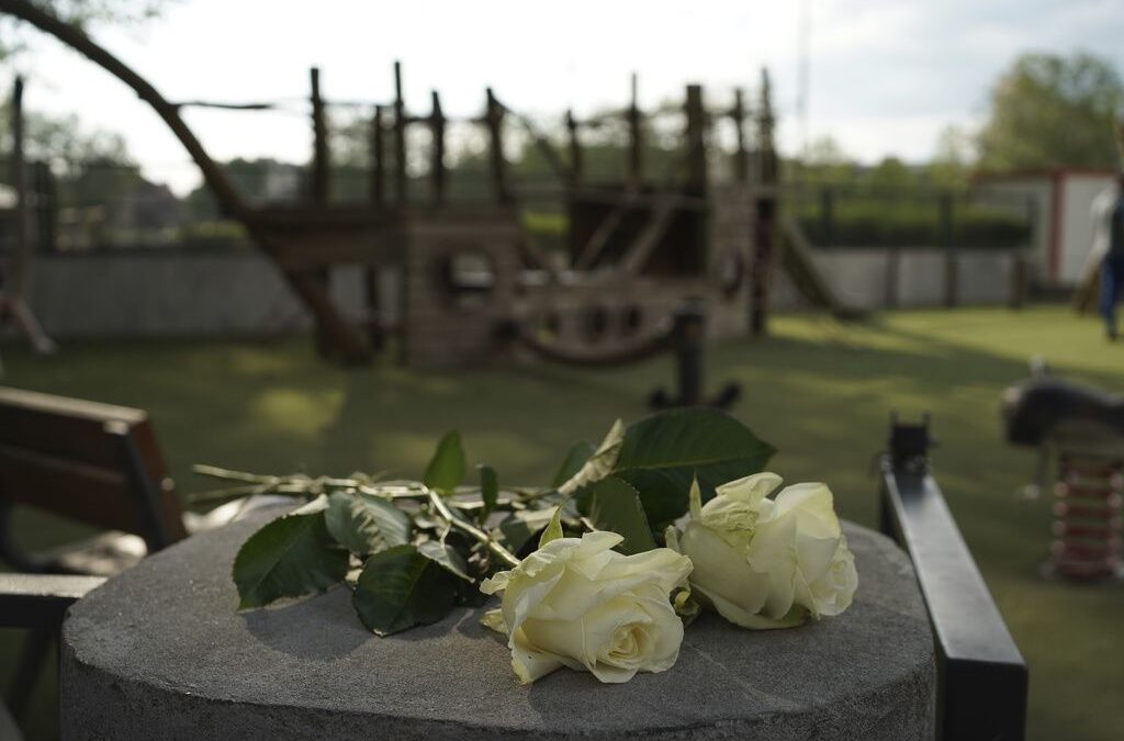 Niños atacados en parque de Francia se encuentran en estado crítico pero estables