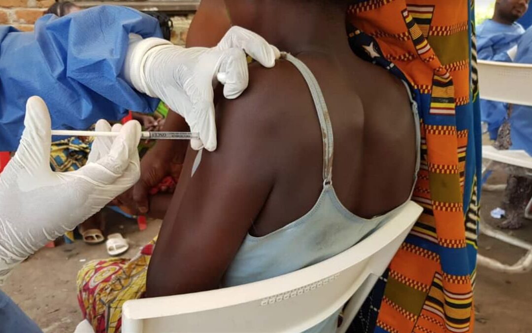 La pandemia olvidada: Primeras vacunas contra ébola llegan a Uganda